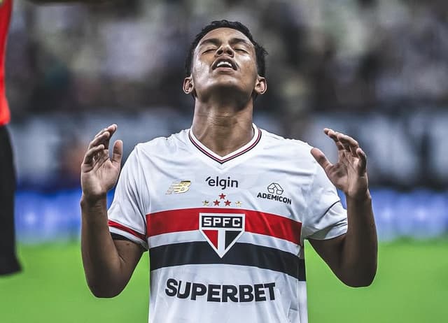 São Paulo: joia da base volta aos de treinos depois de nove meses