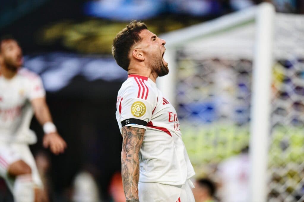 Mundial: Boca sai na frente, mas cede empate a Benfica