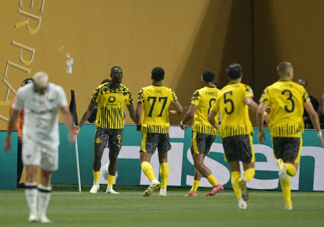 Borussia vence Monterrey e encara o Real Madrid nas quartas do Mundial