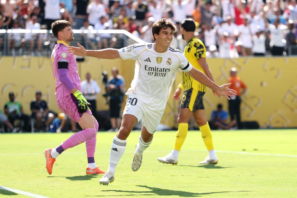 Sensação do Real Madrid assume topo da artilharia do Mundial