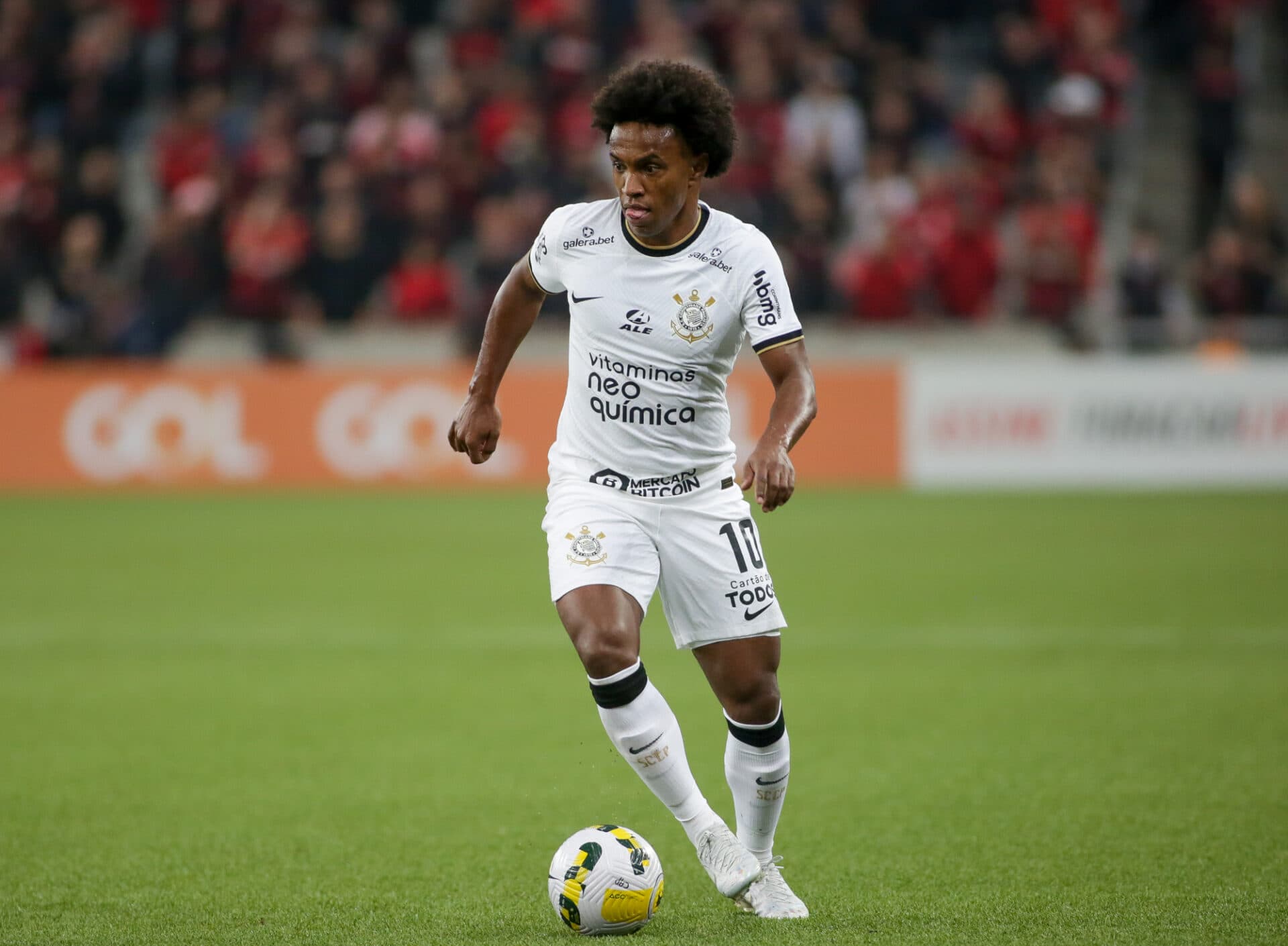 Ex-Corinthians, Willian seca Palmeiras in loco em torcida pelo Chelsea