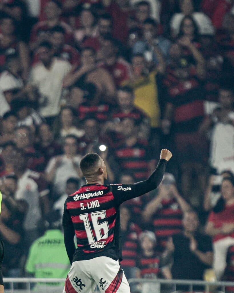 Flamengo aplica a maior goleada da história do Brasileirão por pontos corridos