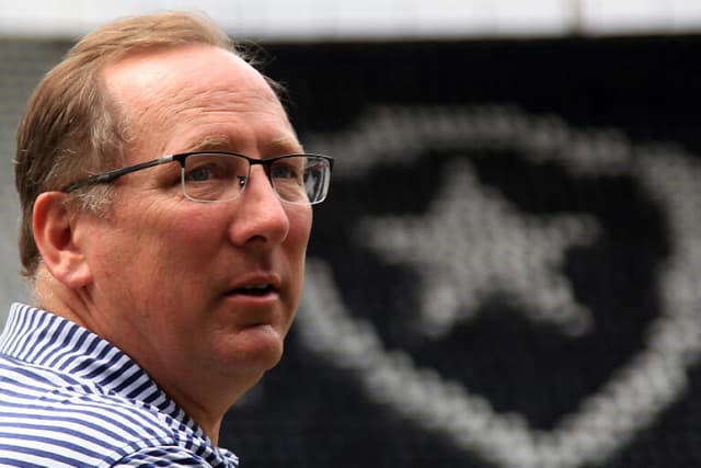 John Textor estuda comprar novo clube europeu; entenda o caso