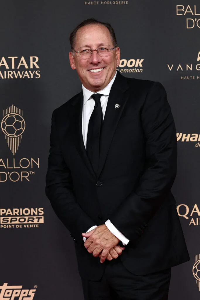 John Textor, dono da SAF do Botafogo, representa o clube em Paris - FRANCK FIFE / AFP