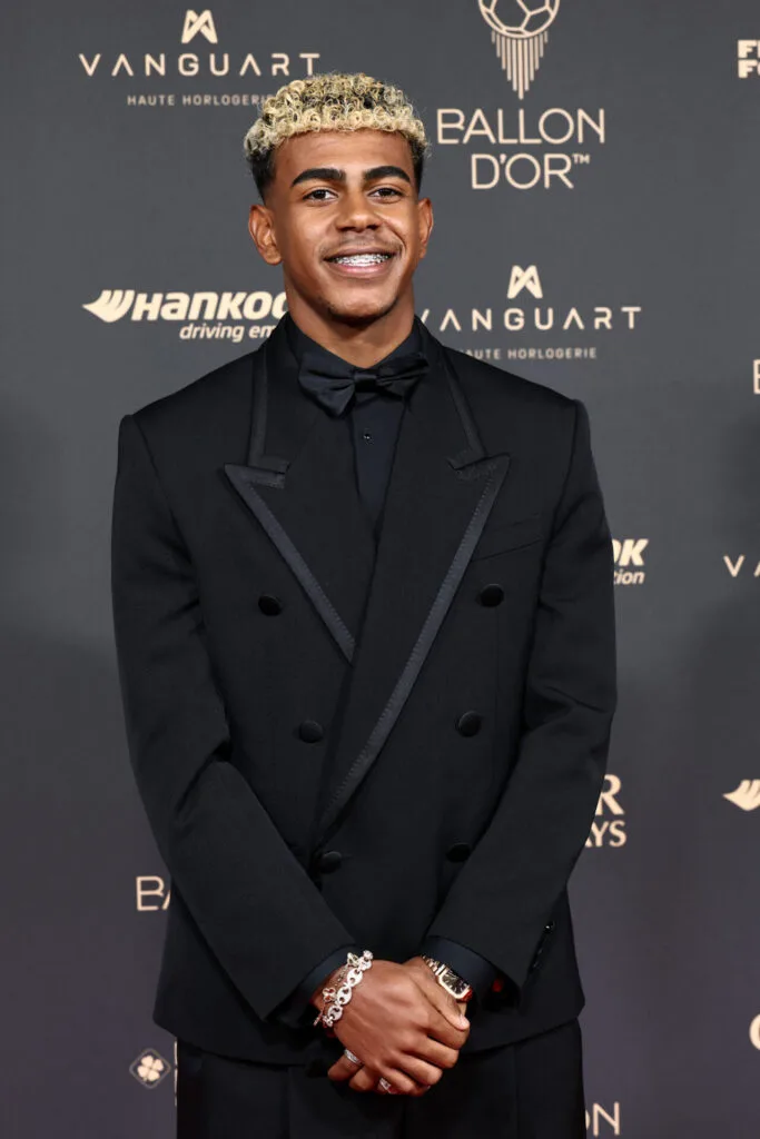 Lamine Yamal, ganhador do prêmio Kopa 2025. (Photo by FRANCK FIFE / AFP)