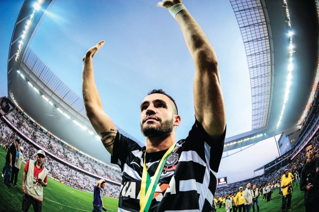Renato Augusto, do Corinthians (6) x São Paulo (1), jogo válido pela 36ª rodada do Campeonato Brasileiro, onde o Corinthians comemorou o seu sexto título, no Estádio do Itaquerão.