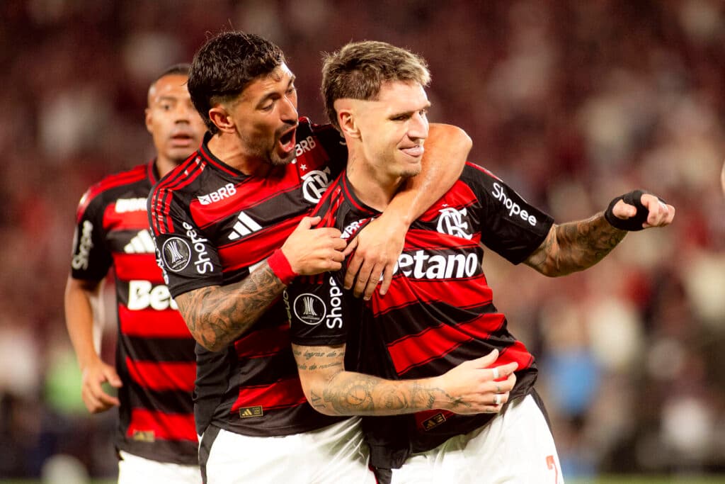 Flamengo sobra contra Estudiantes, mas cede placar perigoso na Libertadores