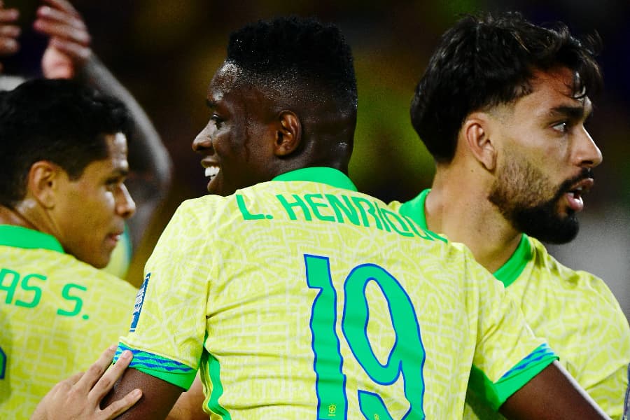 Seleção brasileira testa João Pedro e Luiz Henrique