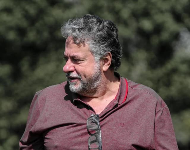 Impeachment de Casares avança no São Paulo; veja próximos passos