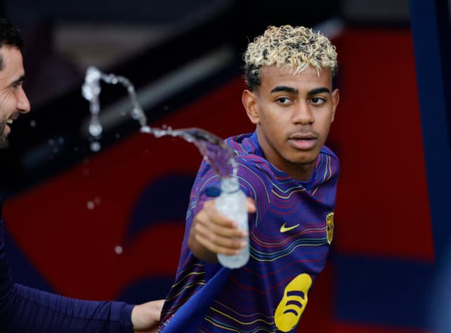 Lamine Yamal evita autógrafos e negocia contrato para comercializar assinatura