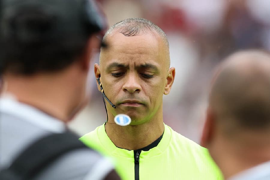 O apito que desvaloriza o produto