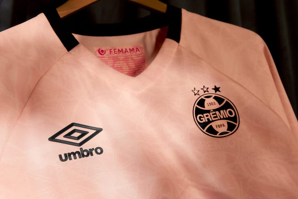 Grêmio - Outubro Rosa 2025 - Divulgação/Umbro