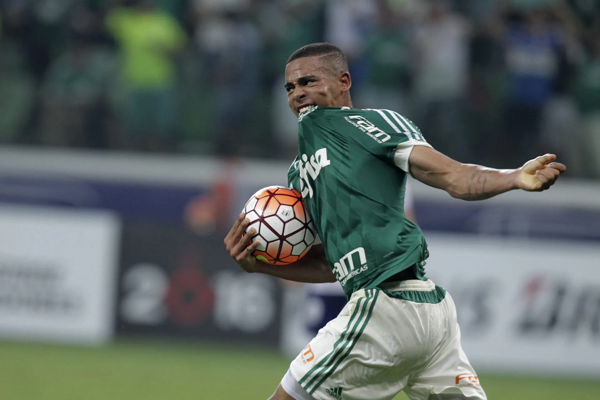 Gabriel Jesus admite dúvida no Arsenal e sonha com o Palmeiras