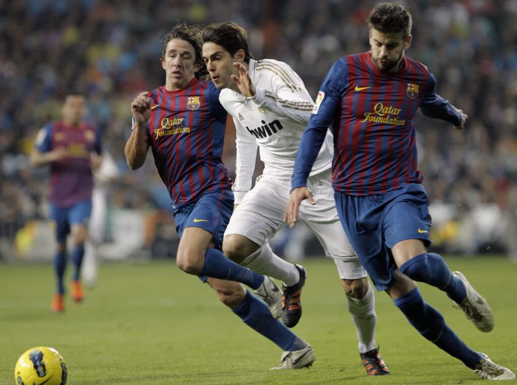 Kaká em ação no clássico pelo Real Madrid em 2011 - EFE/Emilio Naranjo