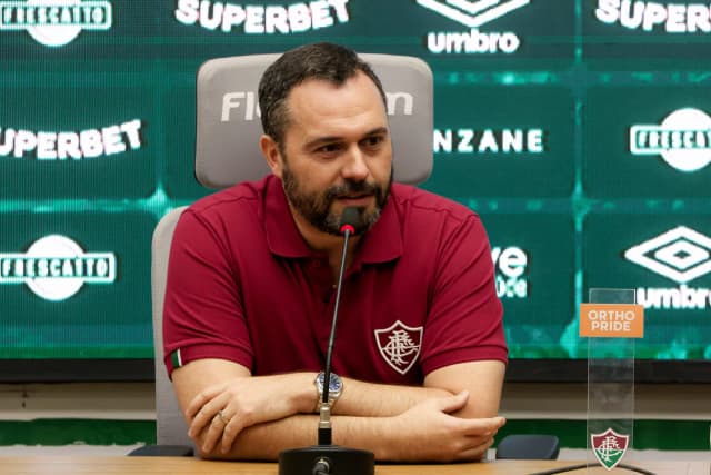 Presidente do Fluminense responde denúncias sobre gasto indevido