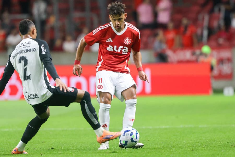 Com pênalti polêmico no fim, Inter arranca empate do Corinthians no Beira-Rio
