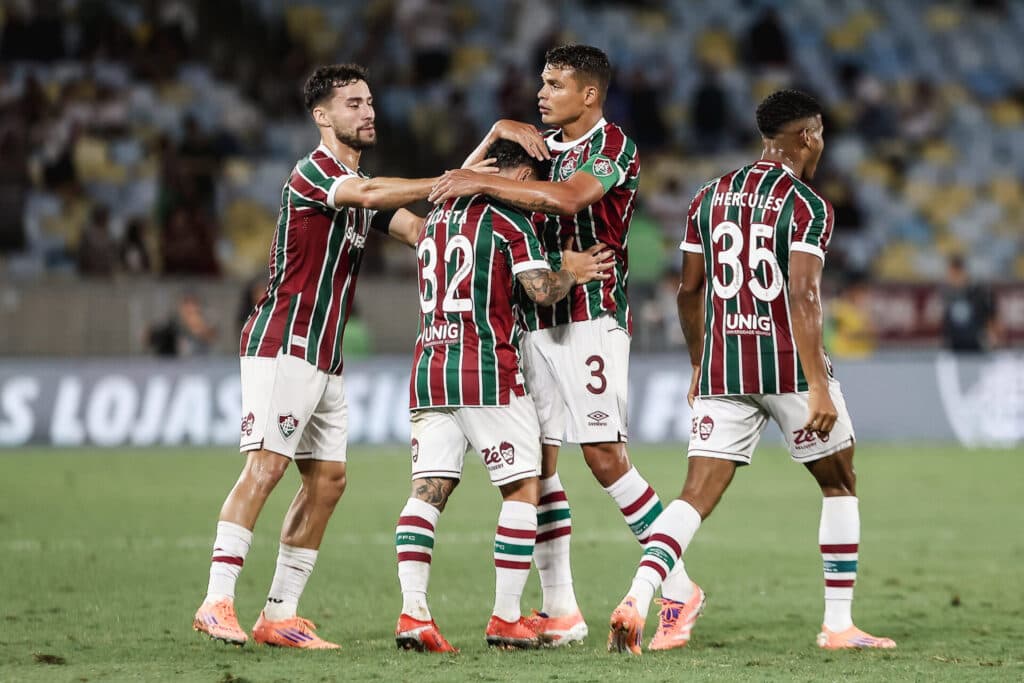 Fluminense supera Atlético-MG e sobe na tabela do Brasileirão
