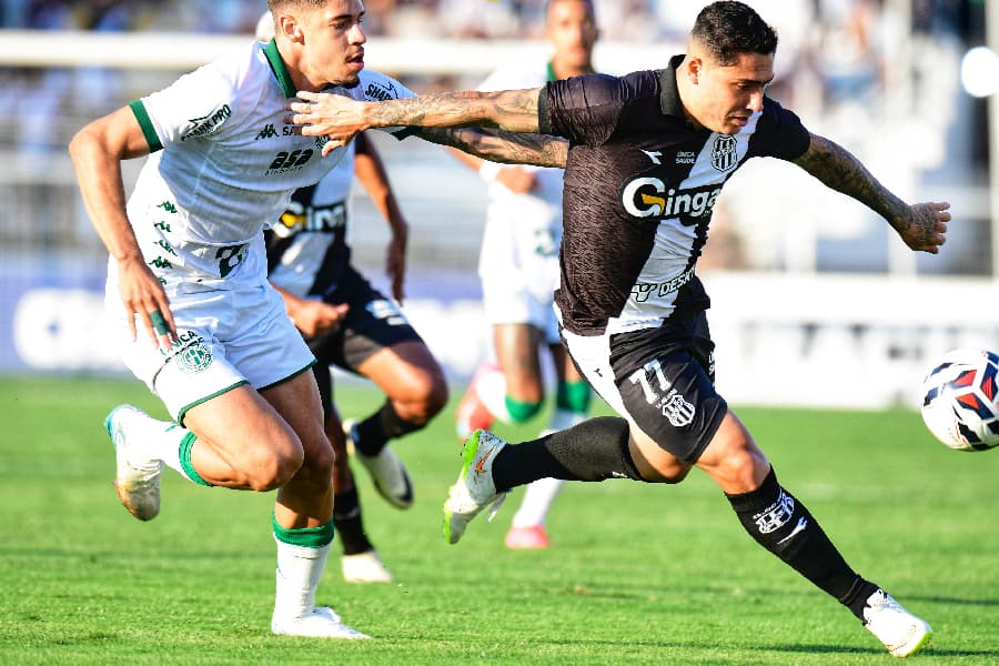 Ponte Preta e Guarani duelam por uma vaga na final da Série C - Alexandre Battibugli/PLACAR