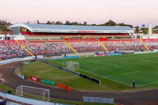 Botafogo-SP x Paysandu: onde assistir, horário e escalações pela Série B