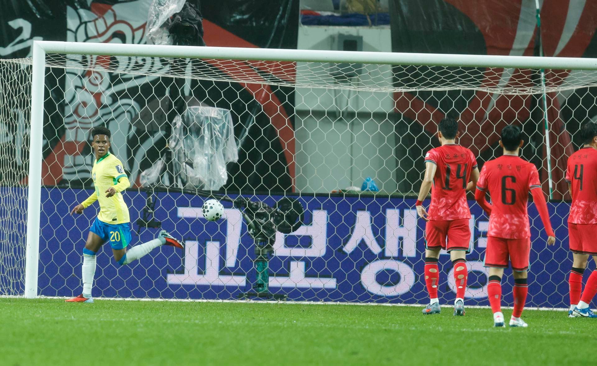 Quem ganhou e quem perdeu pontos com Ancelotti na Coreia?