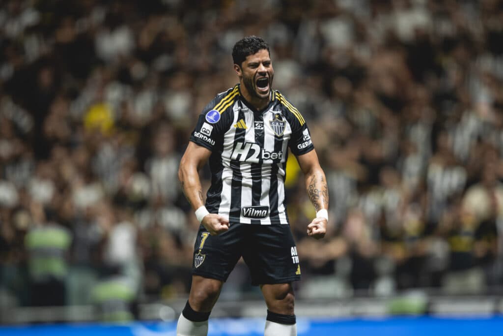 Hulk desabafa nas redes, mas confirma que fica no Atlético-MG