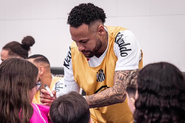 Santos é o clube brasileiro que mais cresceu nas redes sociais