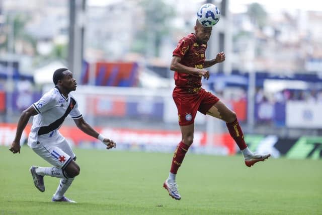 Bahia impõe ao Vasco 5ª derrota seguida e encosta no G5