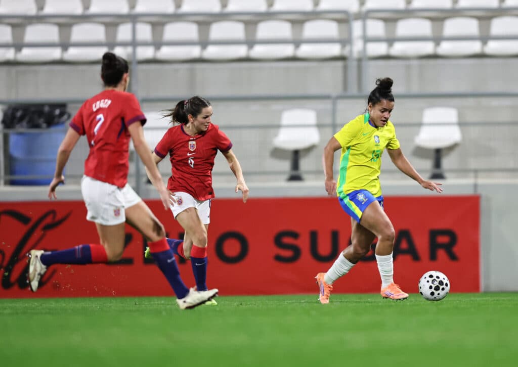 Seleção feminina perde para a Noruega em amistoso