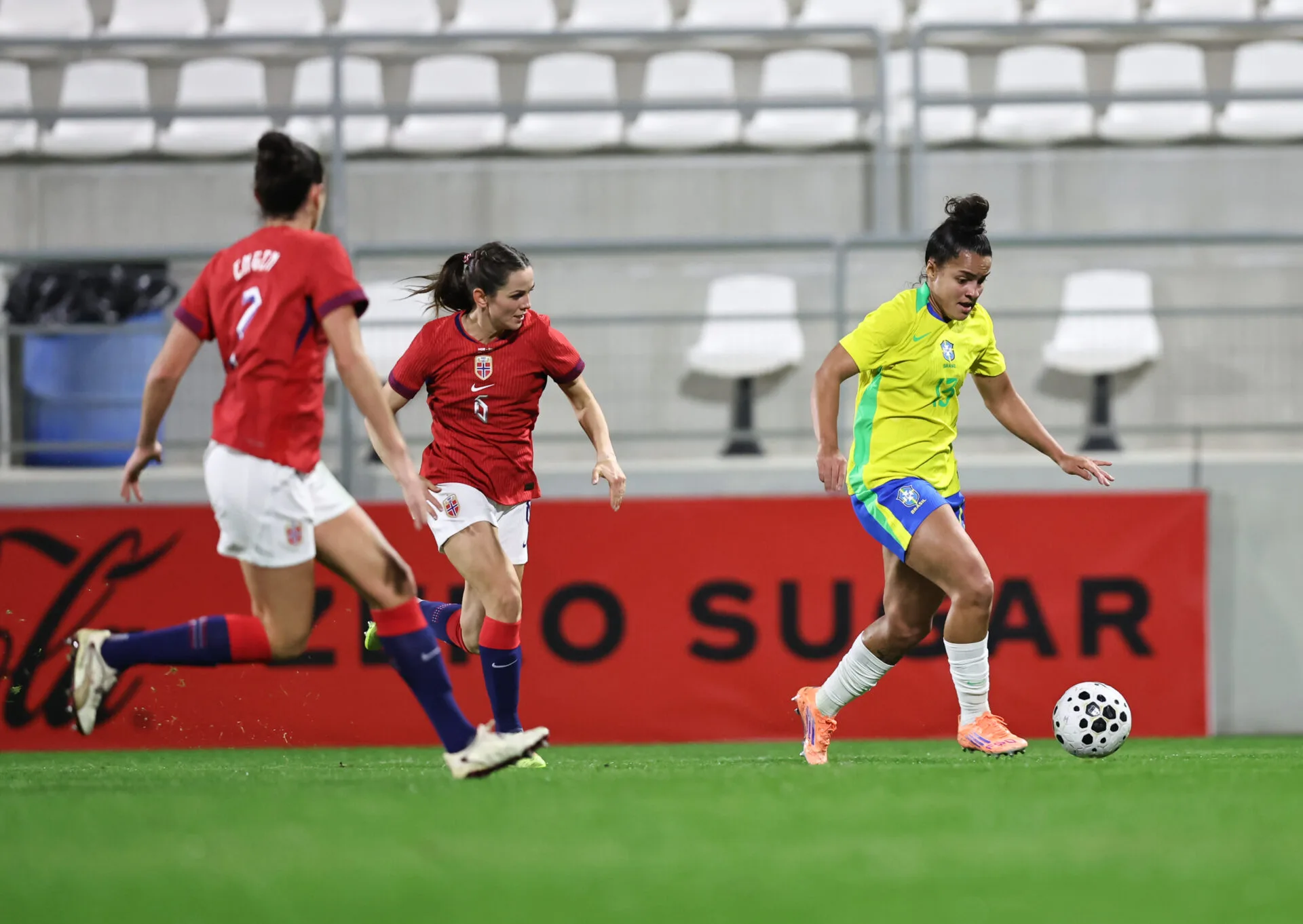Seleção feminina perde para a Noruega em amistoso