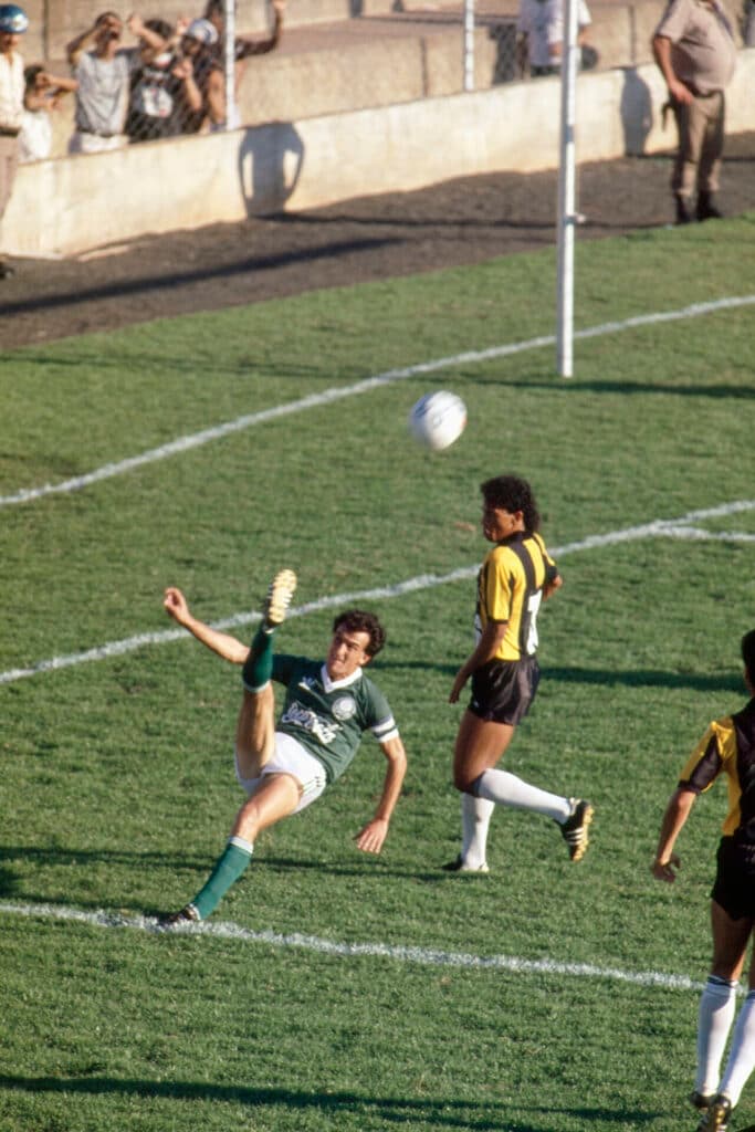 Dorival Júnior dá bicicleta pelo Palmeiras diante do Novorizontino -Acervo/PLACAR