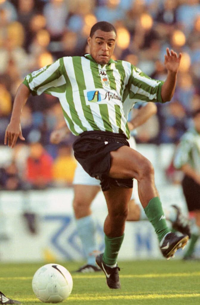 Denílson pelo Real do Betis - (Stellan Danielsson/PLACAR)