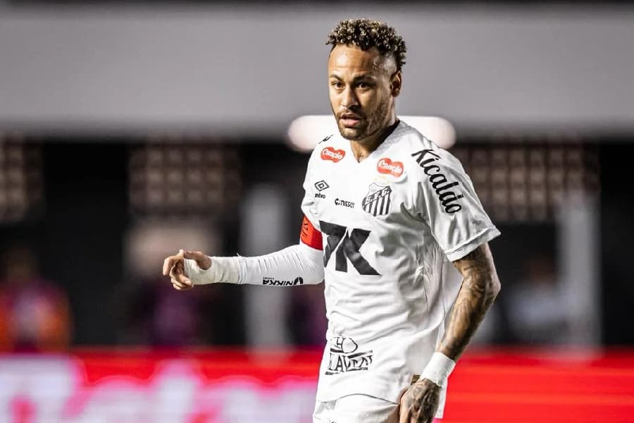 Santos marca nos acréscimos, vence Palmeiras e escapa do Z4