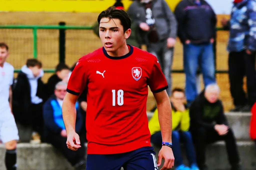 Filho de Buffon marca três gols pela seleção checa