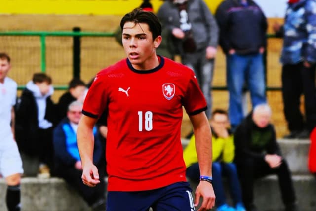 Filho de Buffon marca três gols pela seleção checa