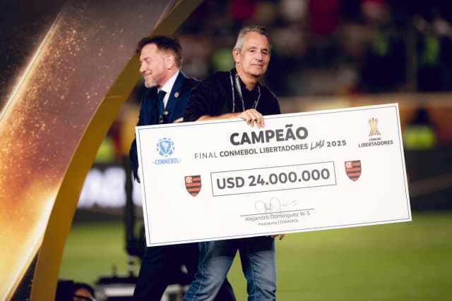 Flamengo fecha 2025 com faturamento recorde de R$ 2 bilhões