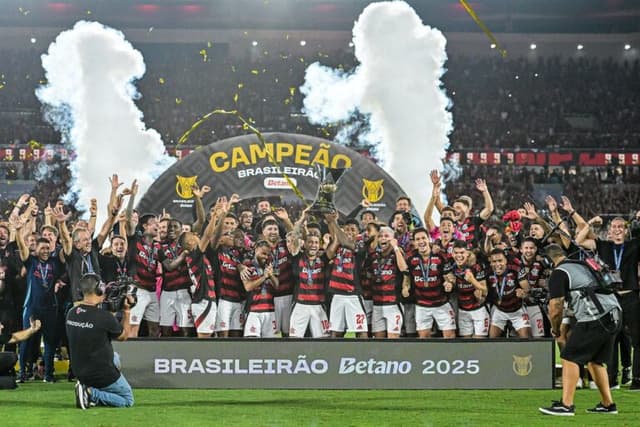Flamengo e Corinthians lideram ranking nacional da CBF; confira a lista