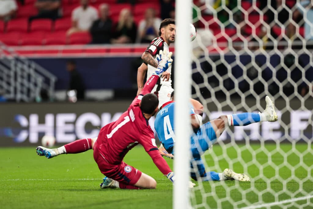 O Flamengo passou por alguns sustos, mas venceu o Cruz Azul na estreia do Mundial  - Gilvan de Souza/Divulgação/Flamengo
