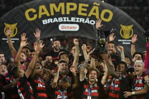 Flamengo conquista o troféu do Brasileirão 2025 - Alexandre Brum/PLACAR