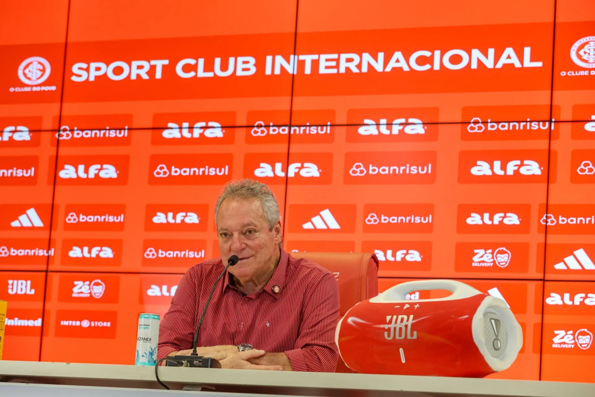 Inter: Abel Braga inicia missão contra rebaixamento com fala homofóbica