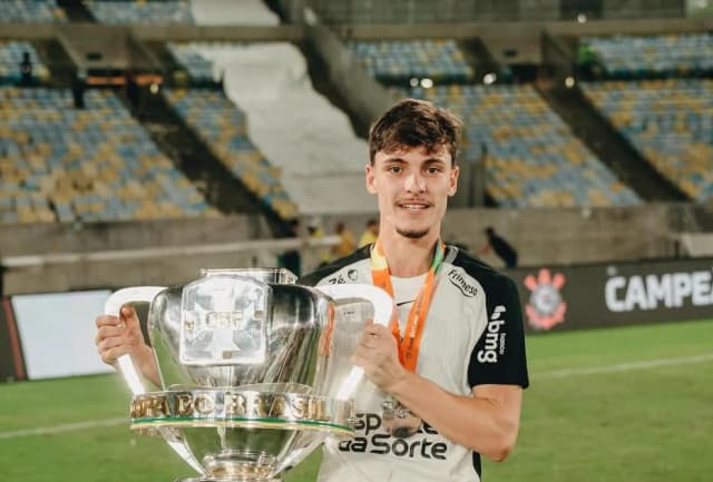 Destaque e versátil no Corinthians, Bidon encerra ano em alta