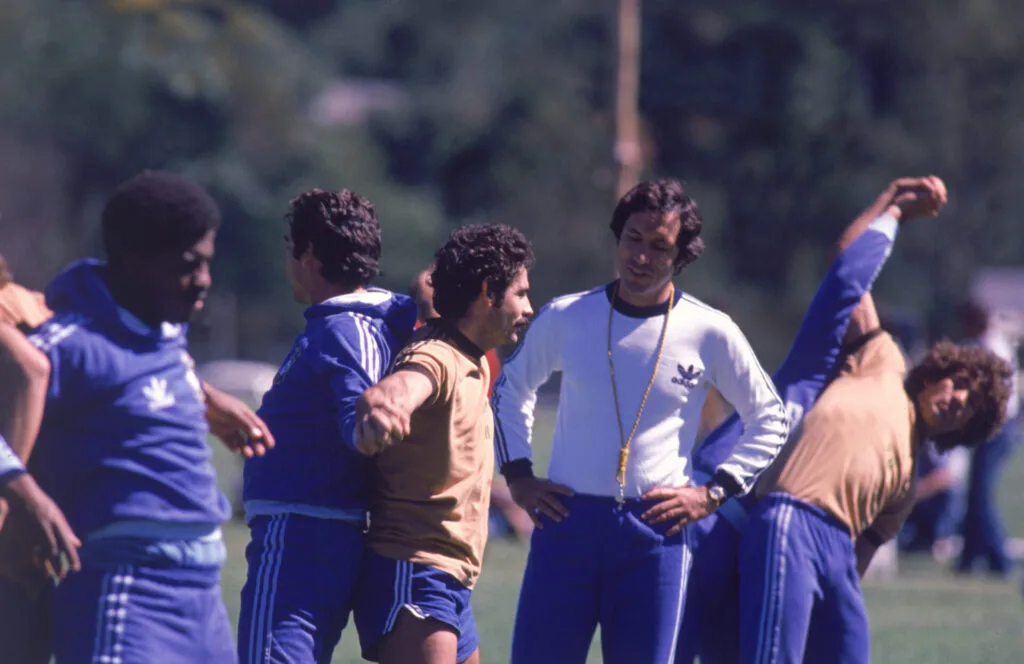 Rivellino com o técnico da seleção, Claudio Coutinho - RODOLPHO MACHADO/PLACAR