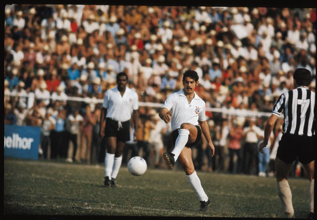 Rivelino, do Corínthians, no Pacaembu - LEMYR MARTINS/PLACAR