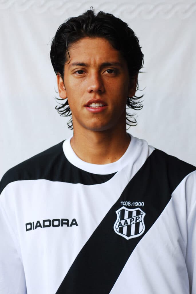 Thiago Carpini, jogador da Ponte Preta em 2007 (Marcos Ribolli)