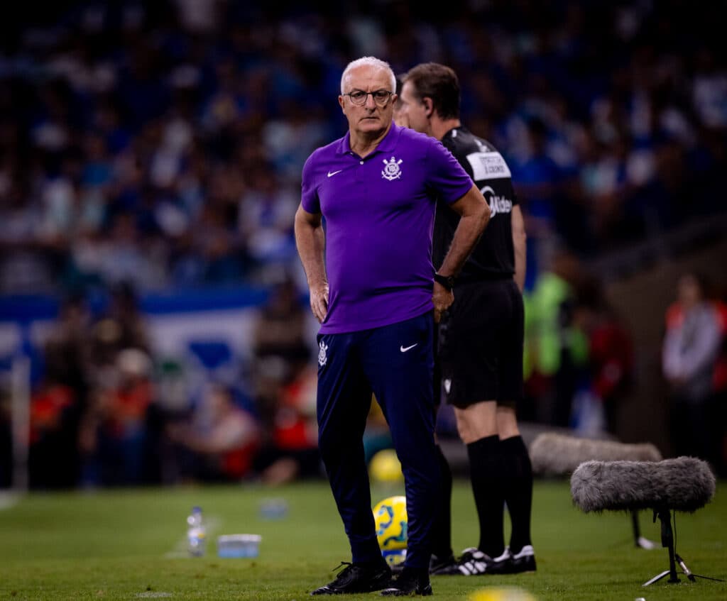 Dorival iguala Felipão como maior vencedor da Copa do Brasil