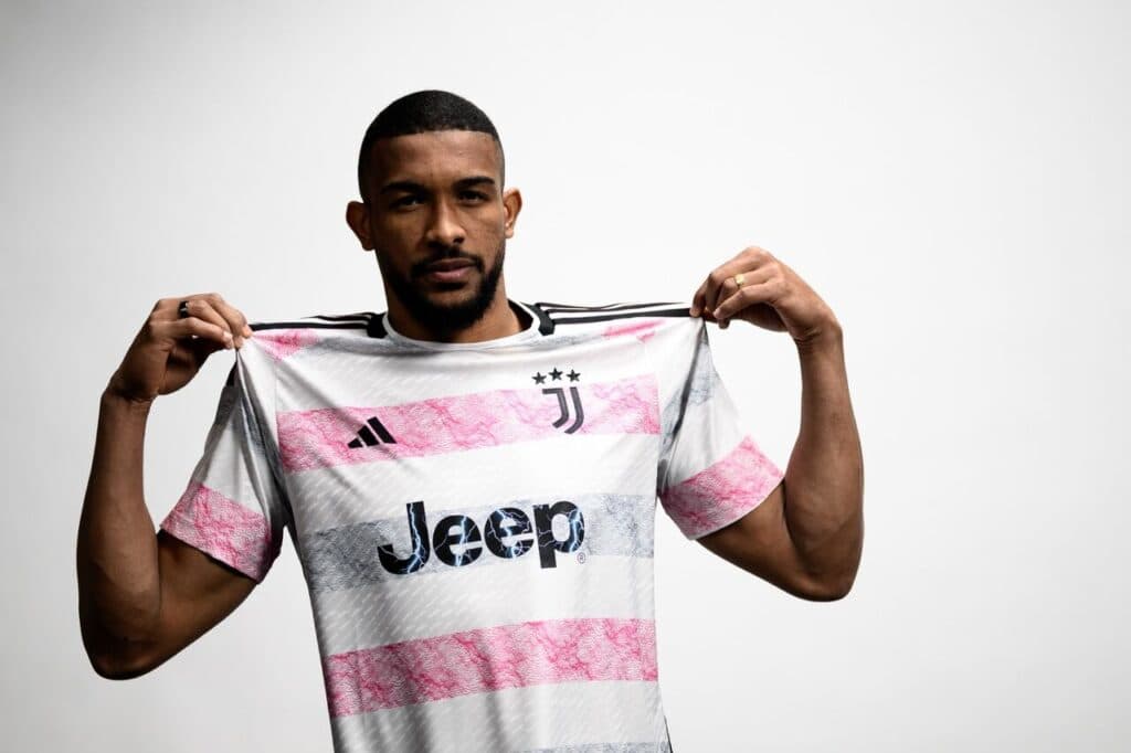 Juventus já teve diversas camisas rosas em sua história - Divulgação