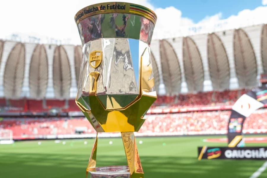 São Luiz x Caxias: onde assistir, horário e escalações da estreia no Gauchão 2026