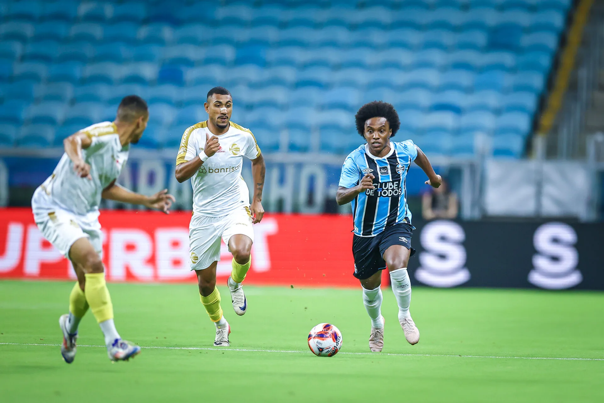 São José surpreende e vence o Grêmio na Arena