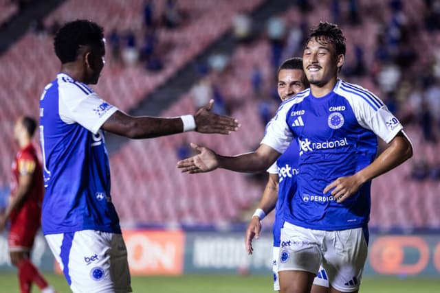 Tite vence a primeira e Cruzeiro bate a Tombense no Mineiro