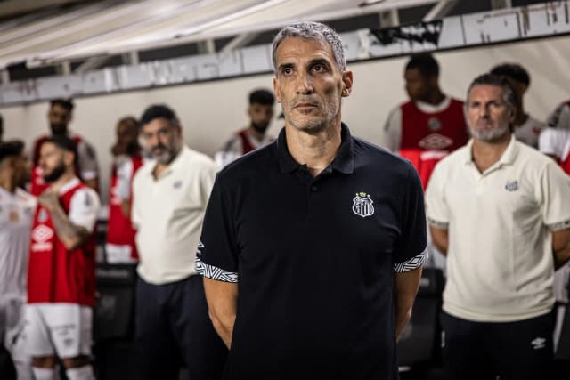 Vojvoda sobe o tom em entrevista pós-clássico e projeta retorno de Neymar