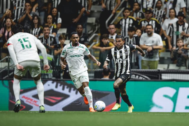 Palmeiras busca empate contra o Atlético na Arena MRV